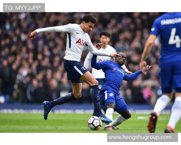 泰国足球明星海报展现激情与梦想的完美结合